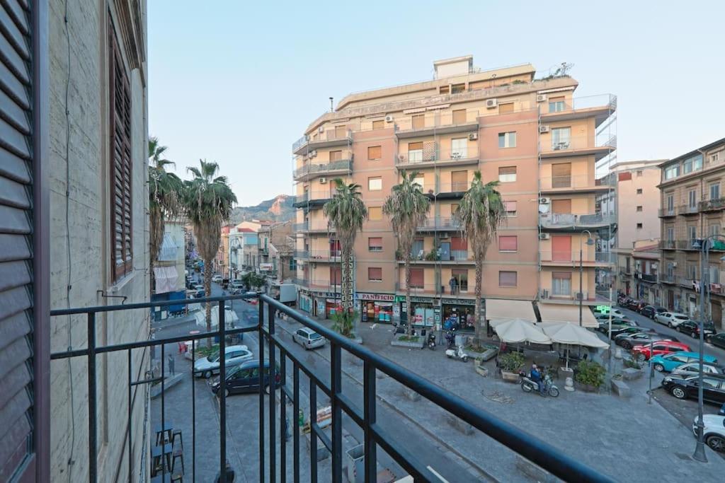 La Casuzza Del Borgo - Porto - Politeama Apartment Palermo Exterior foto