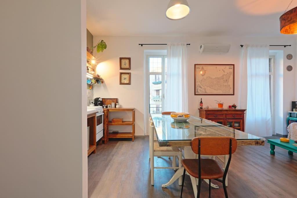La Casuzza Del Borgo - Porto - Politeama Apartment Palermo Exterior foto