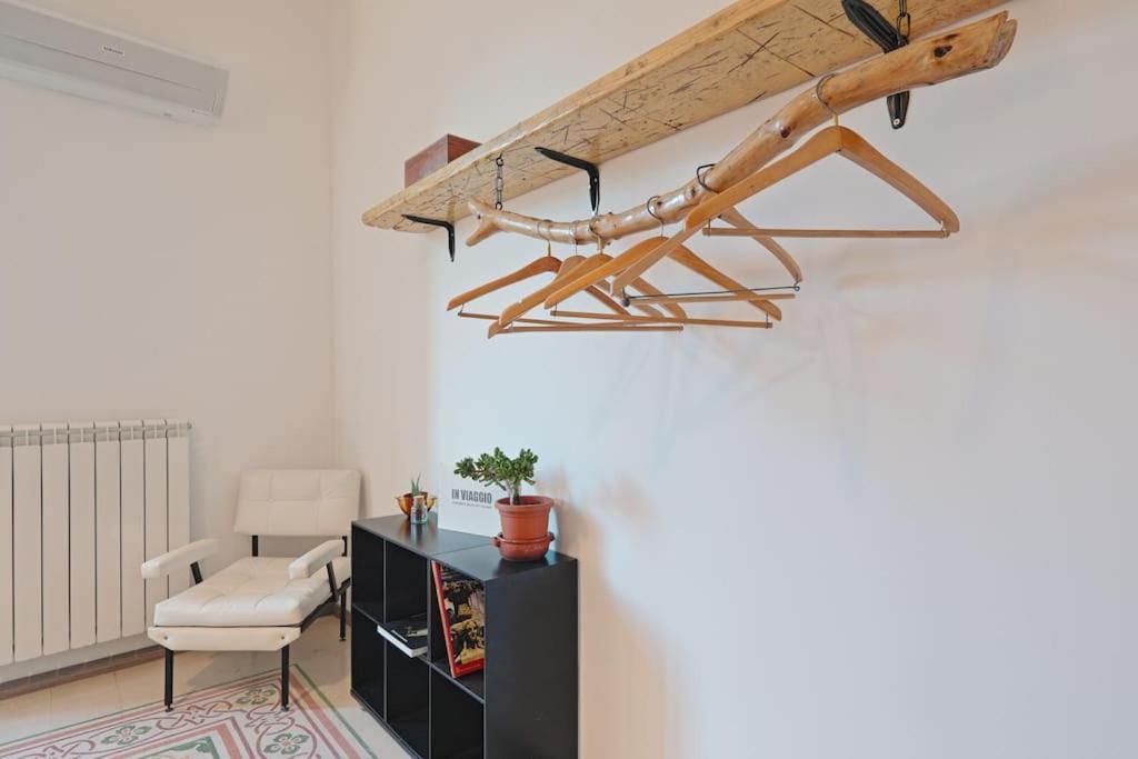 La Casuzza Del Borgo - Porto - Politeama Apartment Palermo Exterior foto
